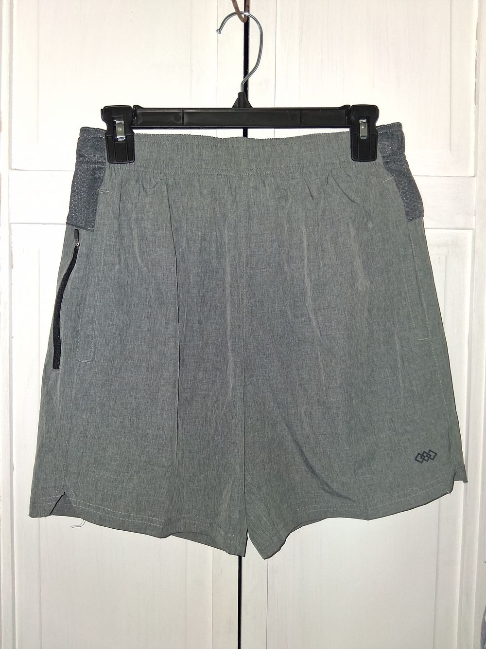 Leg3ND Gray Athletic Shorts with Zipper Pocket